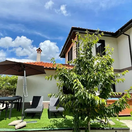 Guest house Kassandrova & Bratsigovo