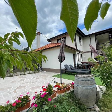 Kassandrova & Guest house Bratsigovo